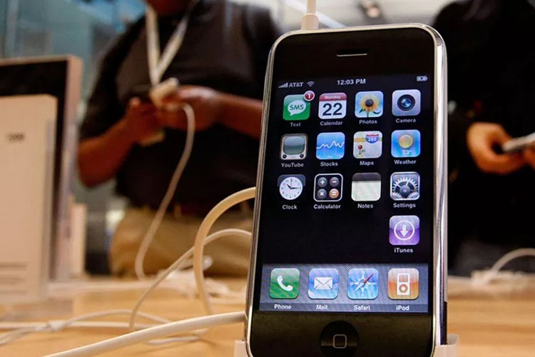 Qua 13 năm phát triển, Apple đã cải tiến iOS như thế nào? 1
