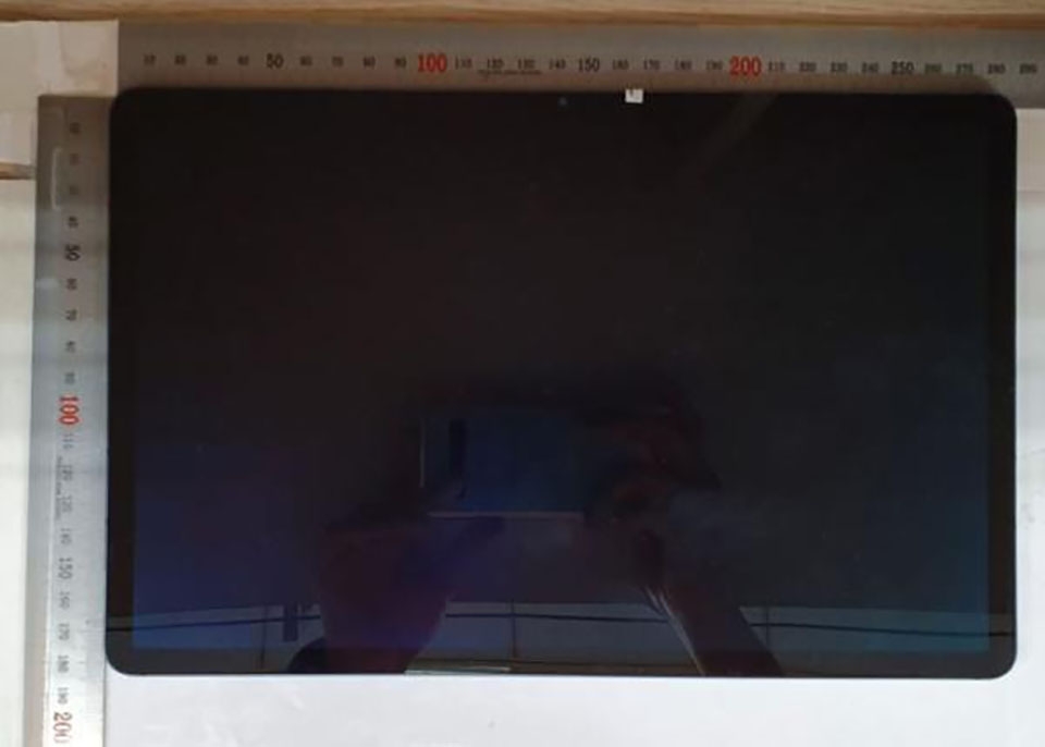 Ảnh thực tế Galaxy Tab S7+ (ảnh 4) Ảnh thực tế Galaxy Tab S7+ (ảnh 4)