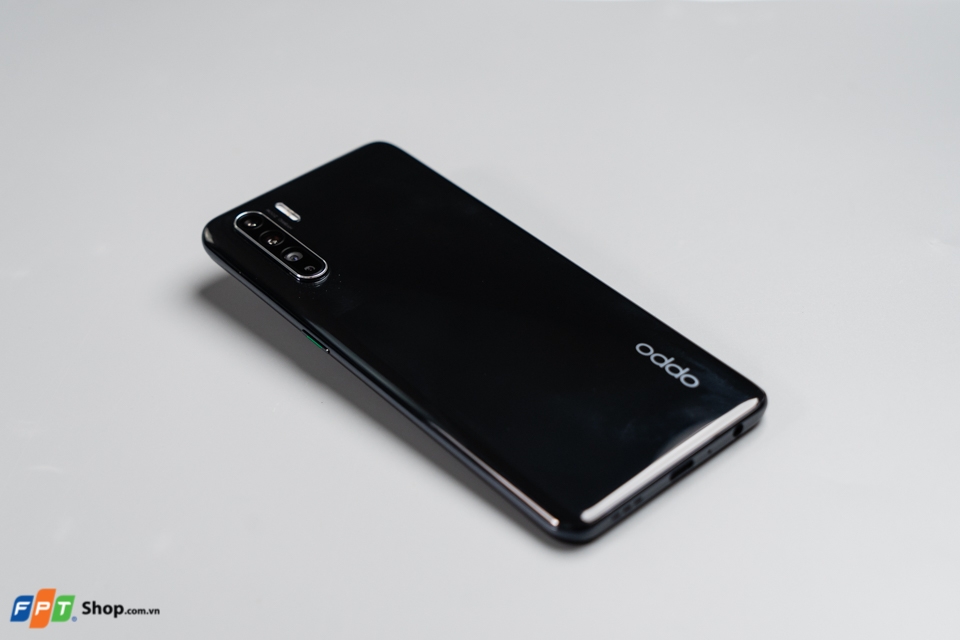 OPPO Reno3
