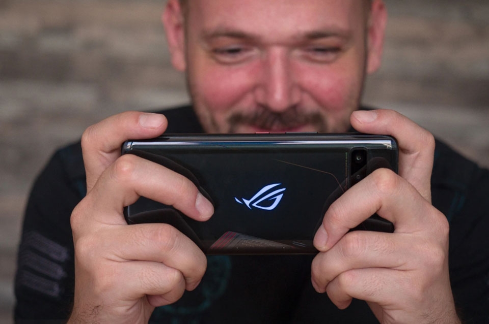 Asus ROG Phone 3 Asus ROG Phone 3