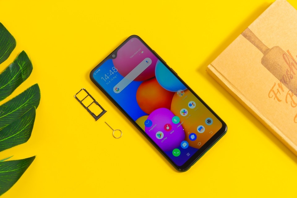 Trên tay Vivo Y1s: Màn hình lớn, màu sắc độc đáo, giá rẻ