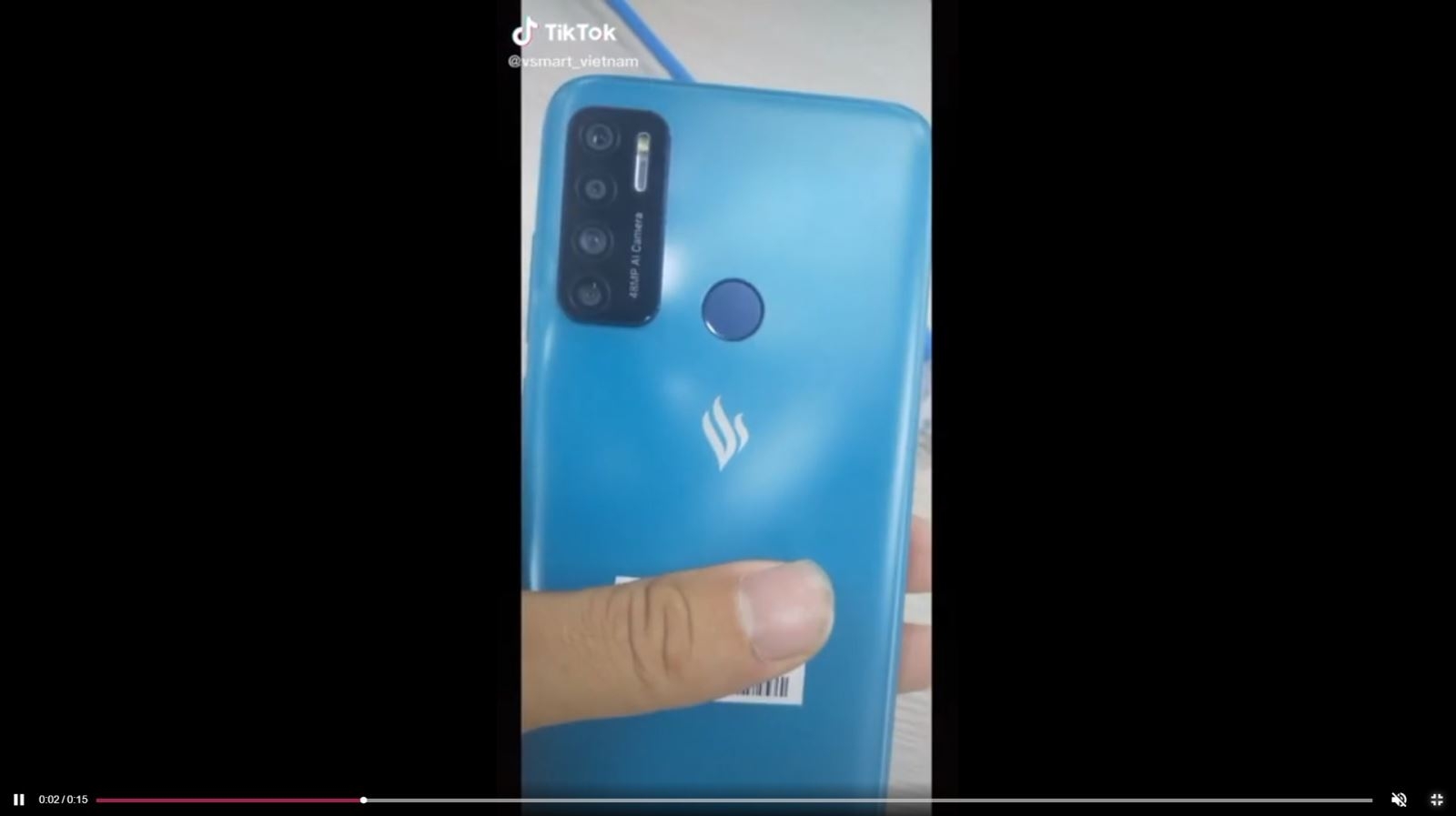 Bất ngờ xuất hiện một chiếc điện thoại Vsmart có 4 camera sau