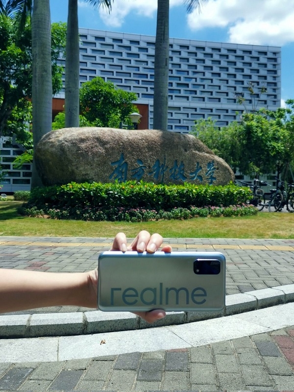 Realme V5