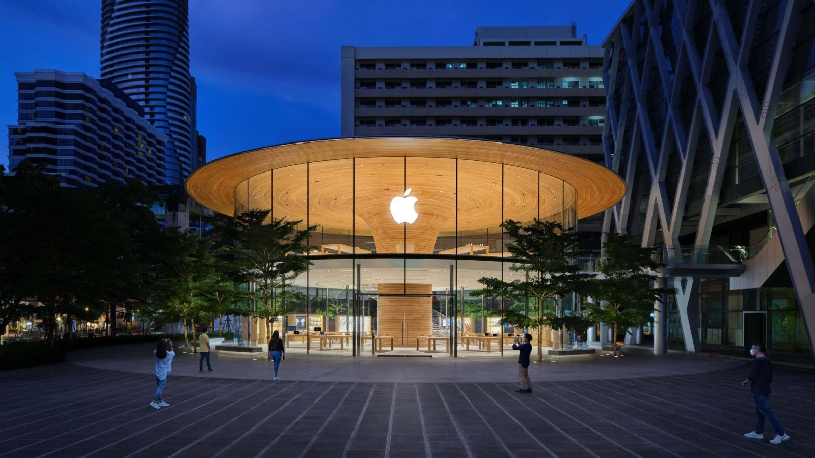 Apple chia sẻ bộ ảnh với phong cách kiến trúc độc đáo của cửa hàng Apple Central World Thái Lan