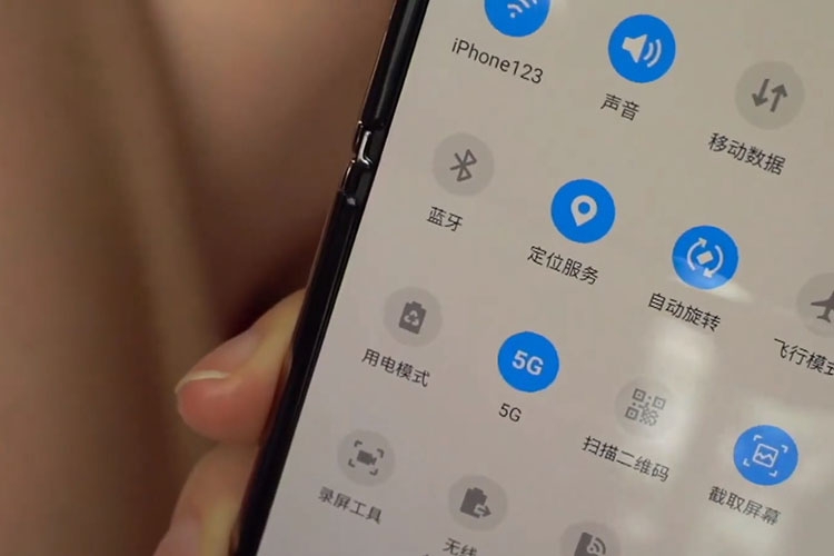 Trên tay Samsung Galaxy Z Flip 5G: Màu Đồng Huyền Bí đem đến sự khác biệt 11