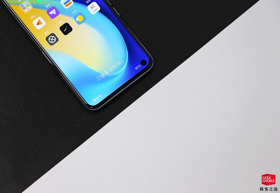 Realme V5