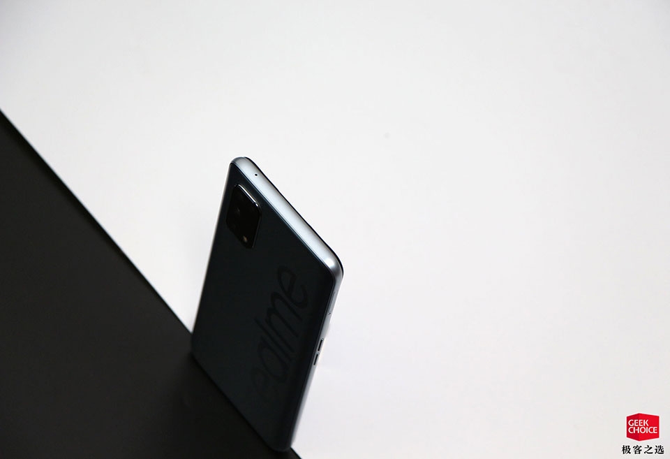 Realme V5