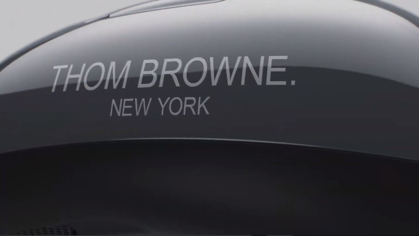 Cùng ngắm nhìn phiên bản Thom Browne đặc biệt của Samsung Galaxy Z Fold2 12