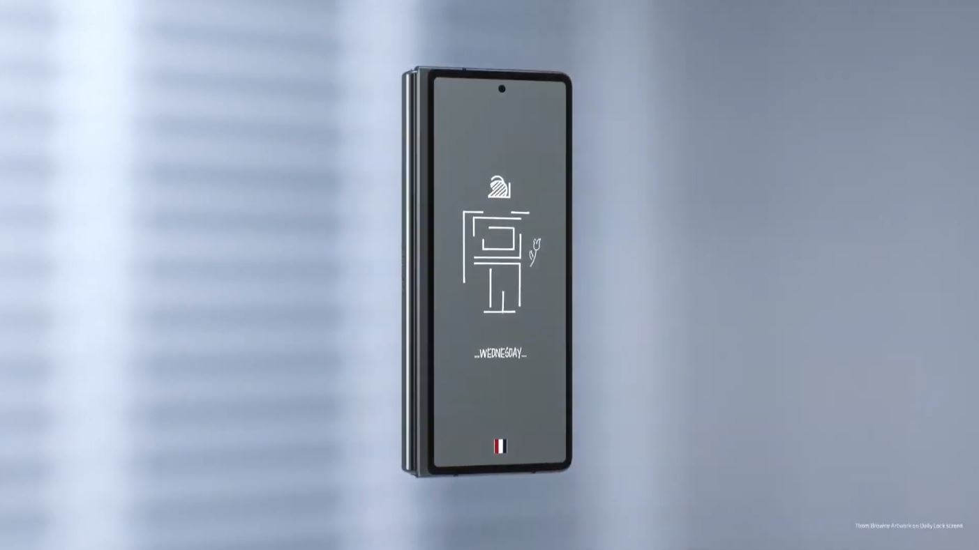 Cùng ngắm nhìn phiên bản Thom Browne đặc biệt của Samsung Galaxy Z Fold2 5