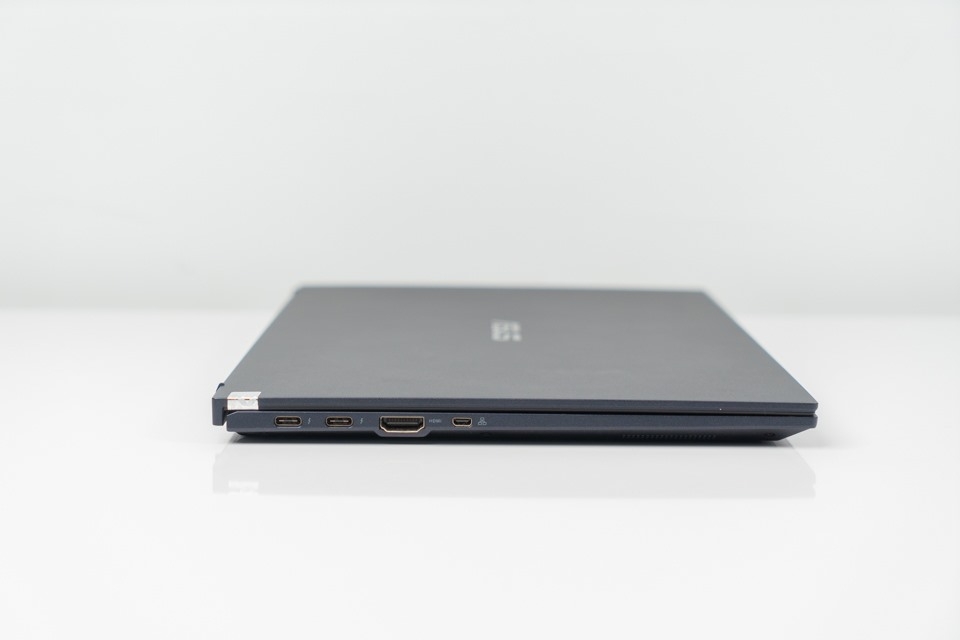 Trên tay ASUS Expertbook B9450FA