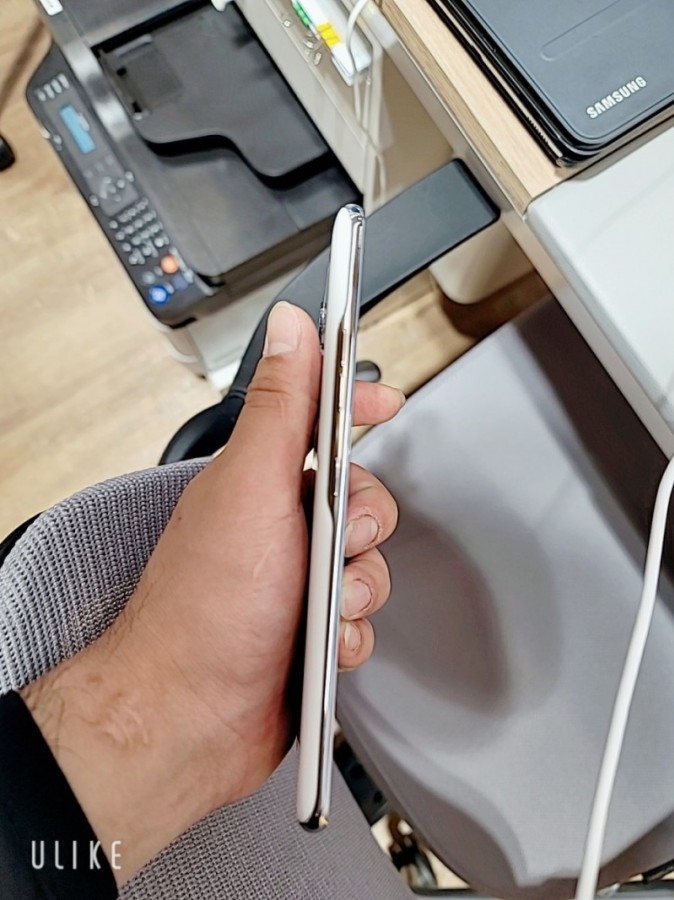 LG Q92 5G đi kèm chip Snapdragon 765G lộ ảnh thực tế trên tay người dùng