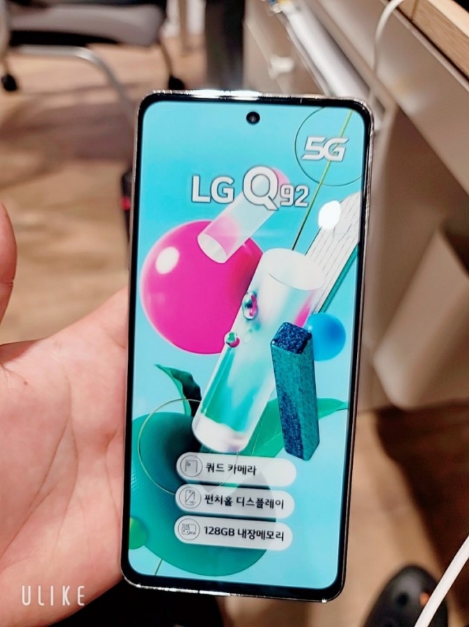 LG Q92 5G đi kèm chip Snapdragon 765G lộ ảnh thực tế trên tay người dùng