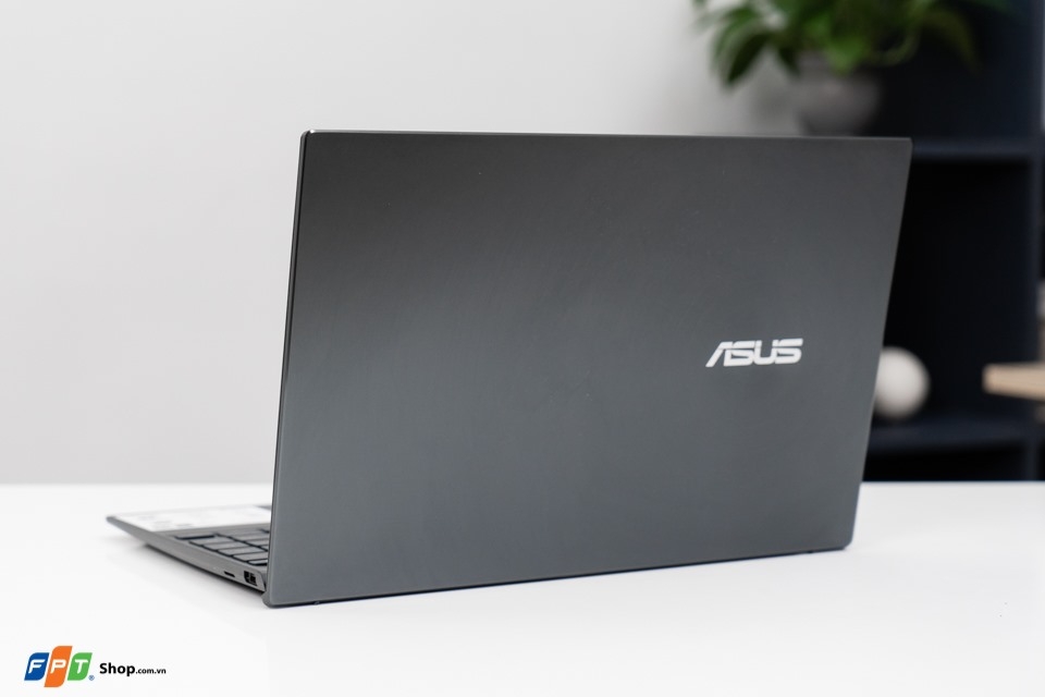 Tìm hiểu Asus ZenBook UM425IA: Laptop 14 inch mỏng nhất thế giới