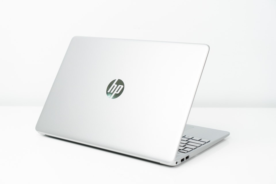 HP 15s 4