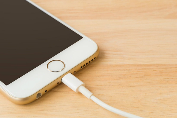 Những lưu ý về bộ sạc iPhone không phải ai cũng biết 1