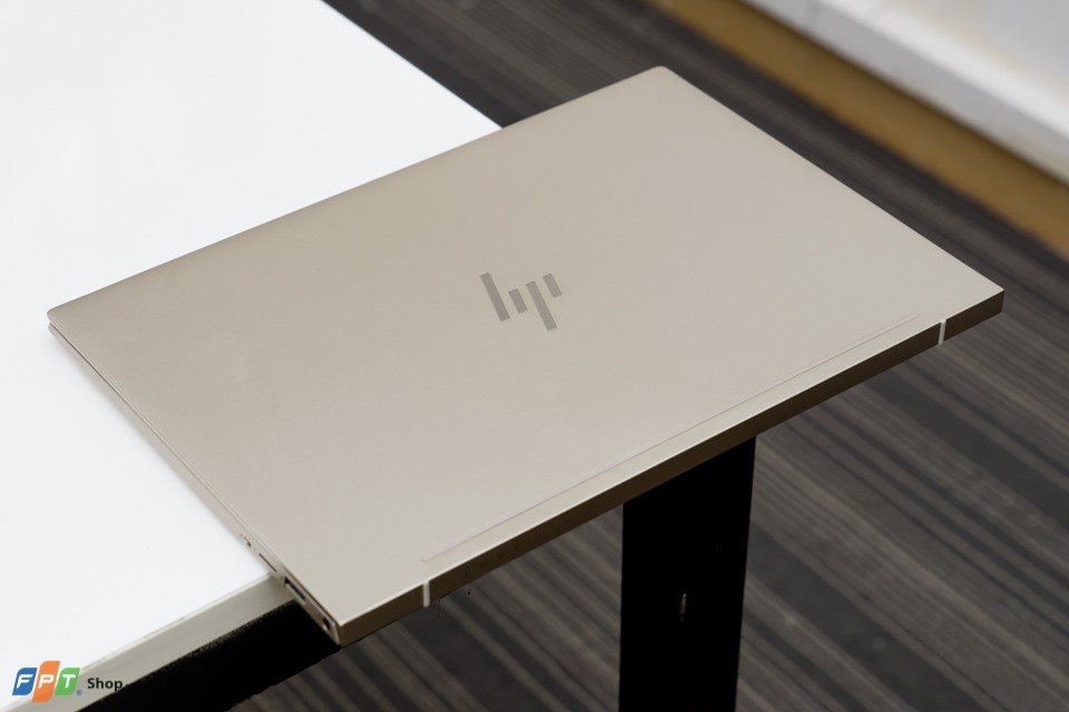 HP Envy 13-aq0026TU 2