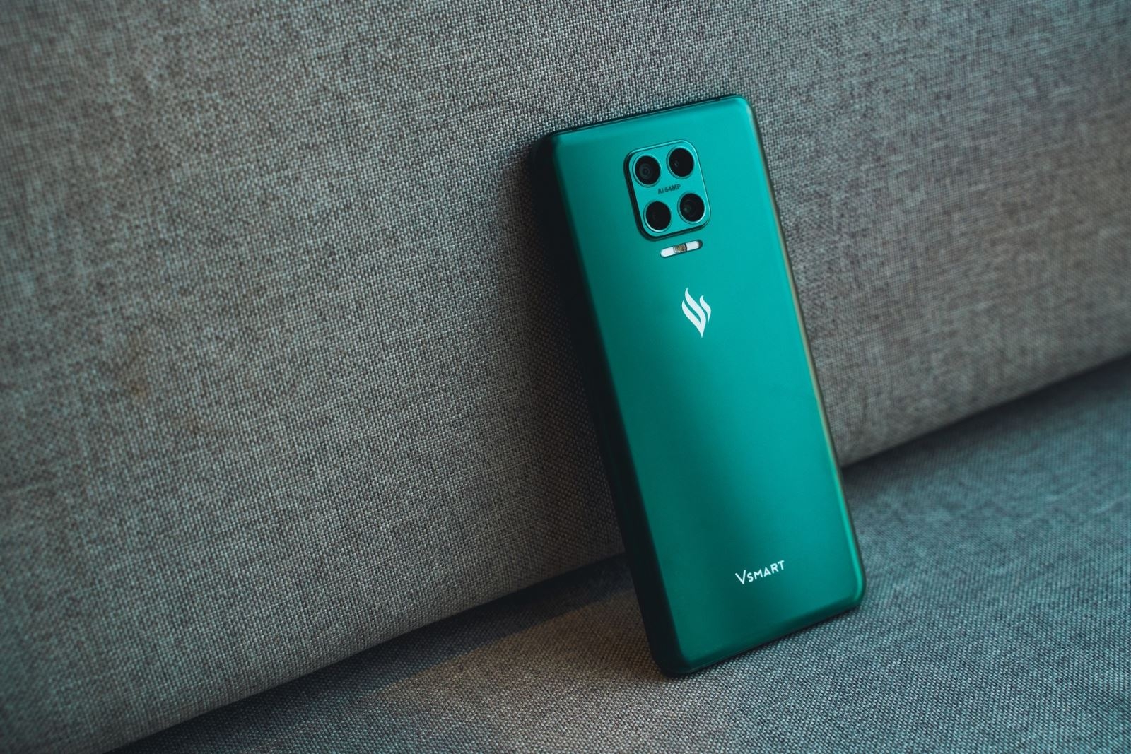 Mở hộp và trên tay Vsmart Aris Pro