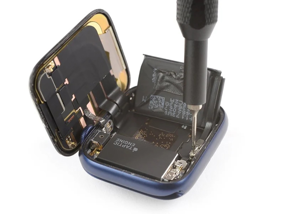 Mổ bụng Apple Watch Series 6 (ảnh 1) Mổ bụng Apple Watch Series 6 (ảnh 1)