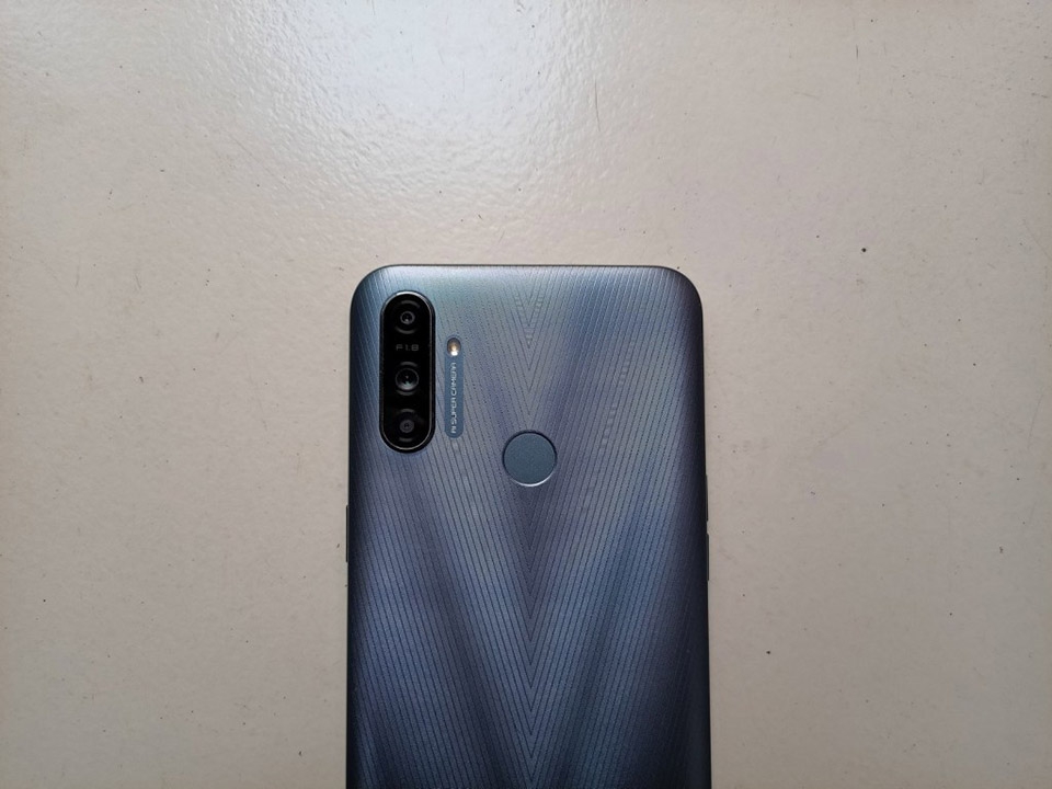 So sánh Realme Narzo 20A và Narzo 10A (ảnh 4) So sánh Realme Narzo 20A và Narzo 10A (ảnh 4)