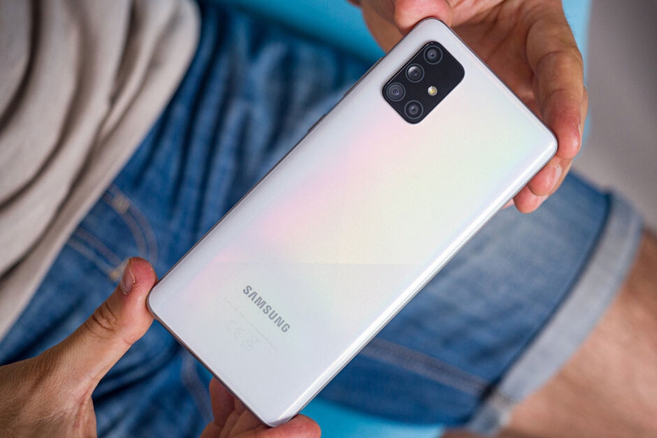 Điện thoại hỗ trợ 5G giá rẻ 2020 - Samsung Galaxy A71 5G