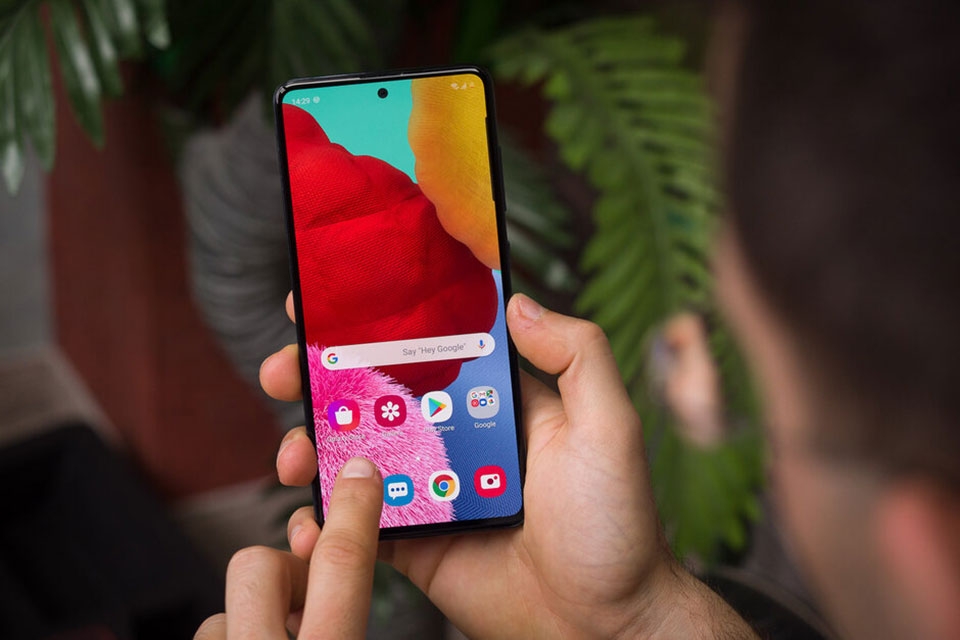 Điện thoại hỗ trợ 5G giá rẻ 2020 - Samsung Galaxy A51 5G