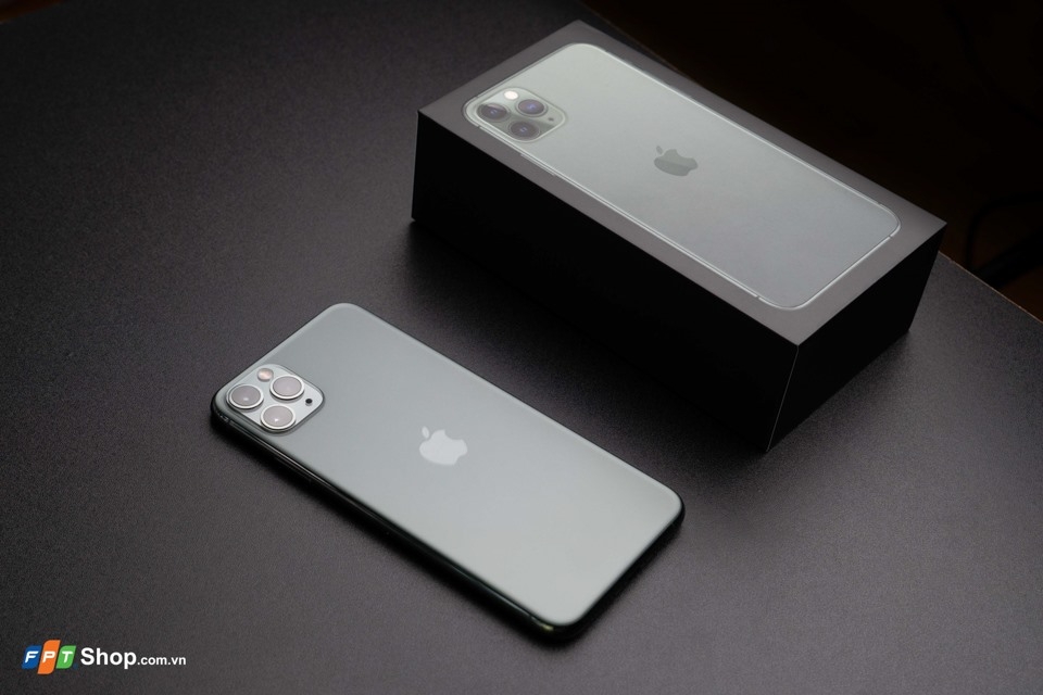 Loạt iPhone chính hãng giảm giá tại FPT Shop trước thềm iPhone 12 1