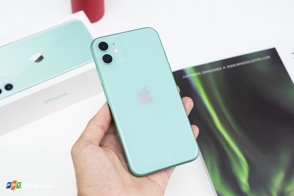 Loạt iPhone chính hãng giảm giá tại FPT Shop trước thềm iPhone 12 3