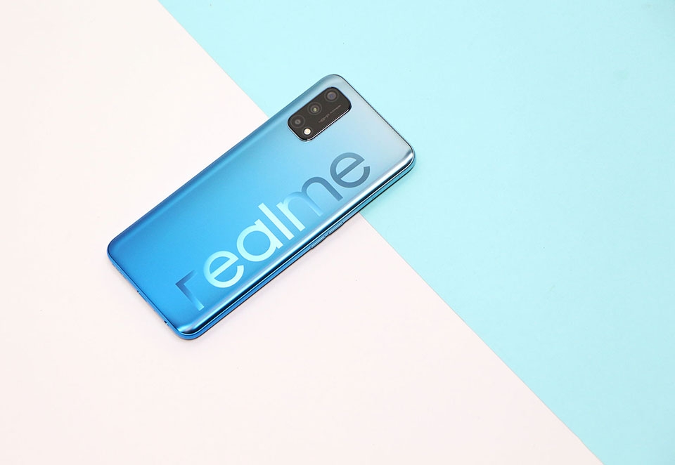 Realme Q2