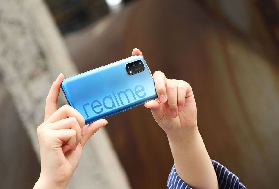 Realme Q2