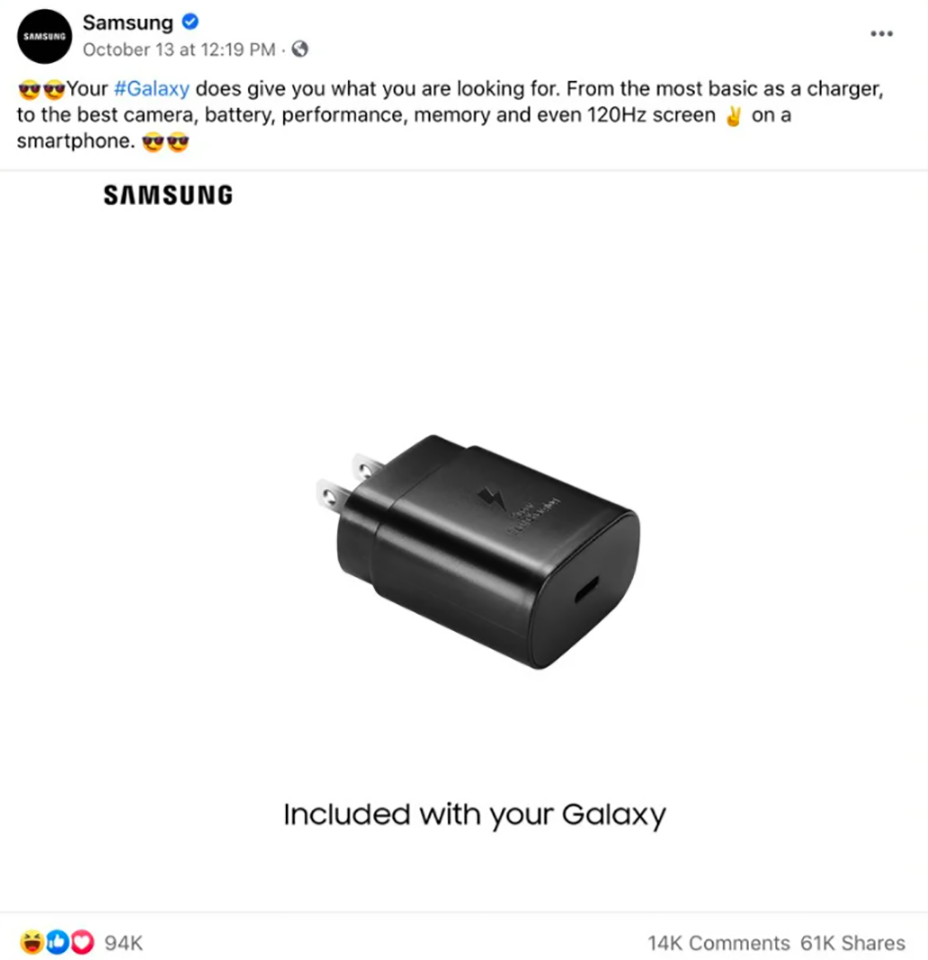 Samsung cà khịa Apple không tặng củ sạc cho iPhone 12 Samsung cà khịa Apple không tặng củ sạc cho iPhone 12