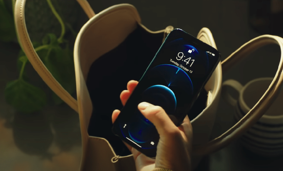 Quảng cáo iPhone 12