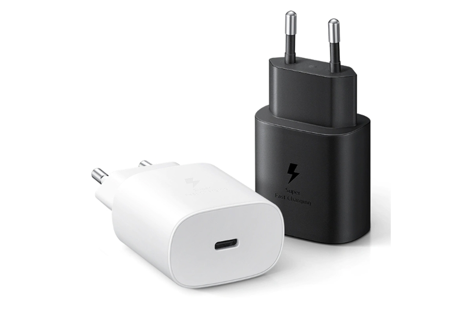 iPhone 12 không có củ sạc đi kèm, bạn có những cách nào để sạc?