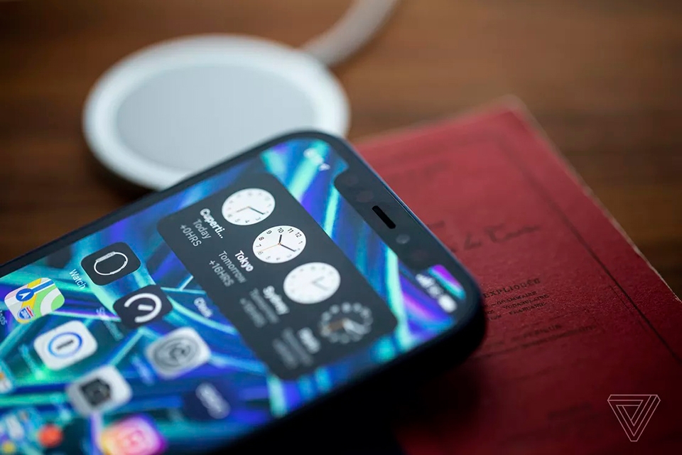 iPhone 12 iPhone 12
