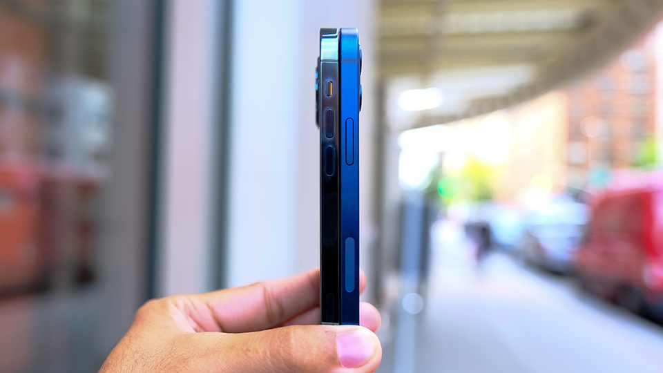 iPhone 12 vs iPhone 12 Pro