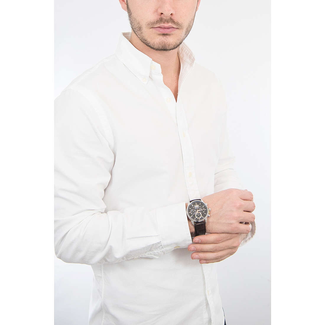 đeo đồng hồ bulova 96B311