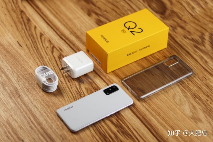Trên tay Realme Q2 Pro Trên tay Realme Q2 Pro