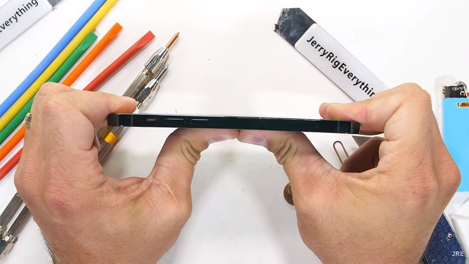 Tra tấn iPhone 12 Pro (ảnh 5) Tra tấn iPhone 12 Pro (ảnh 5)