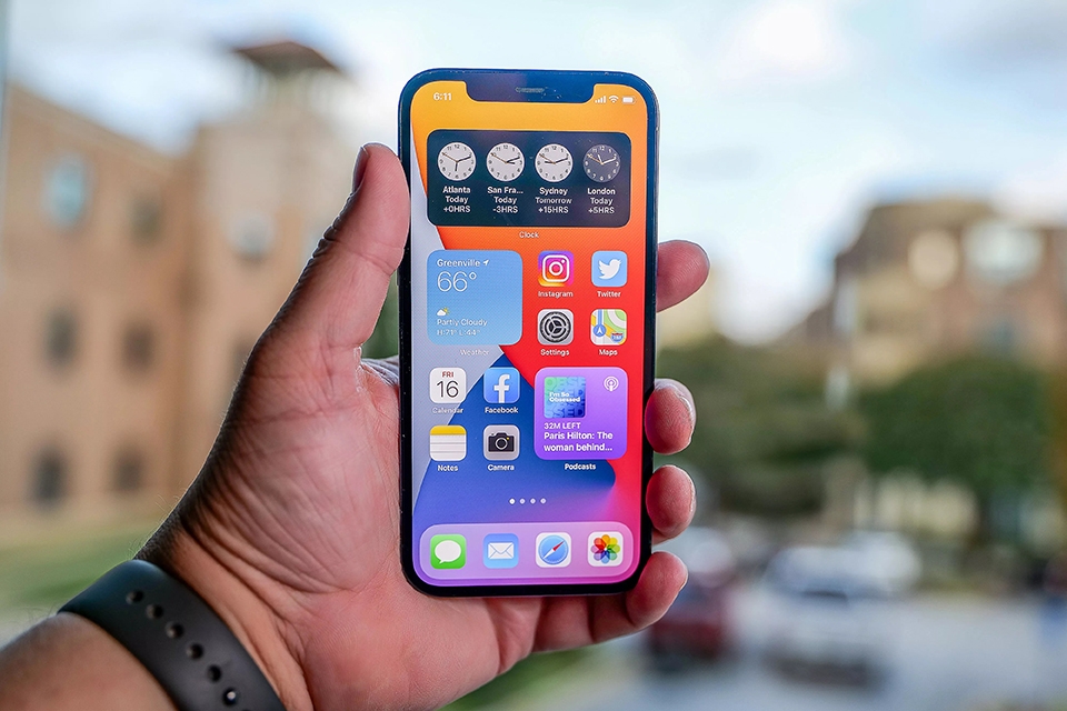 iPhone 12 iPhone 12