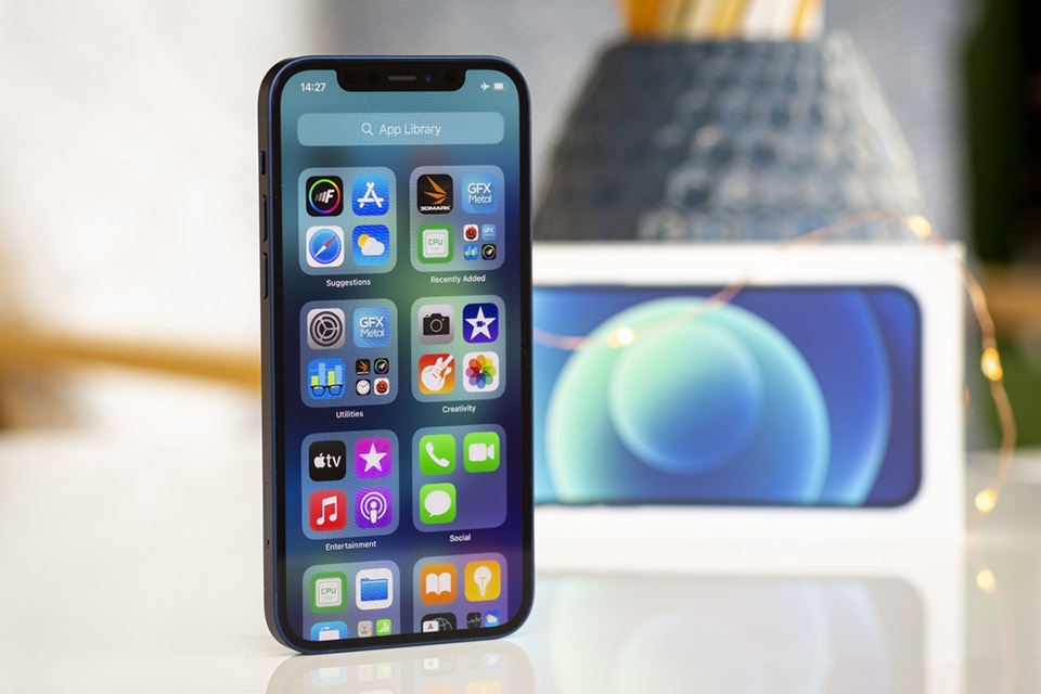 iPhone 12 iPhone 12