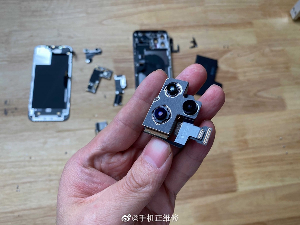 mổ bụng iPhone 12 Pro Max (ảnh 4)