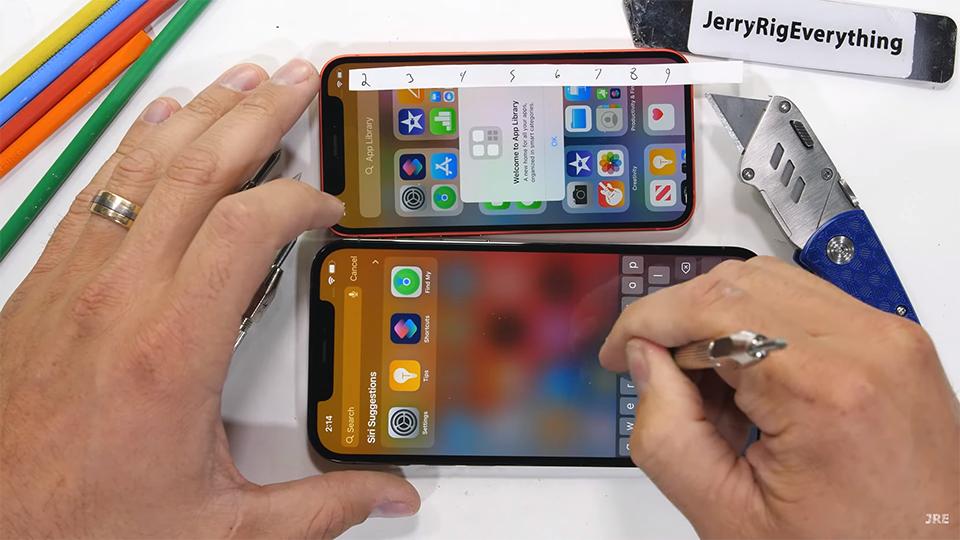 Tra tấn iPhone 12 Pro Max và iPhone 12 mini (ảnh 2) Tra tấn iPhone 12 Pro Max và iPhone 12 mini (ảnh 2)