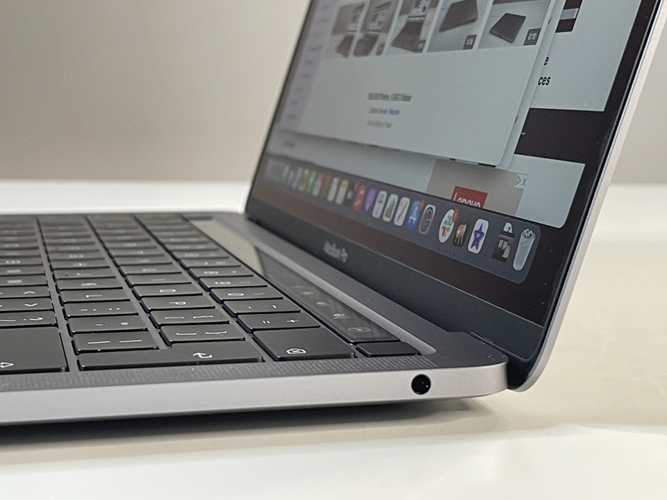 MacBook Pro 13 inch (M1, Late 2020)