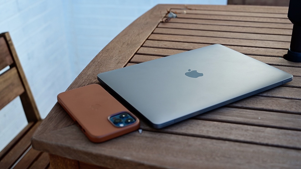 MacBook Pro 13 inch (M1, Late 2020)