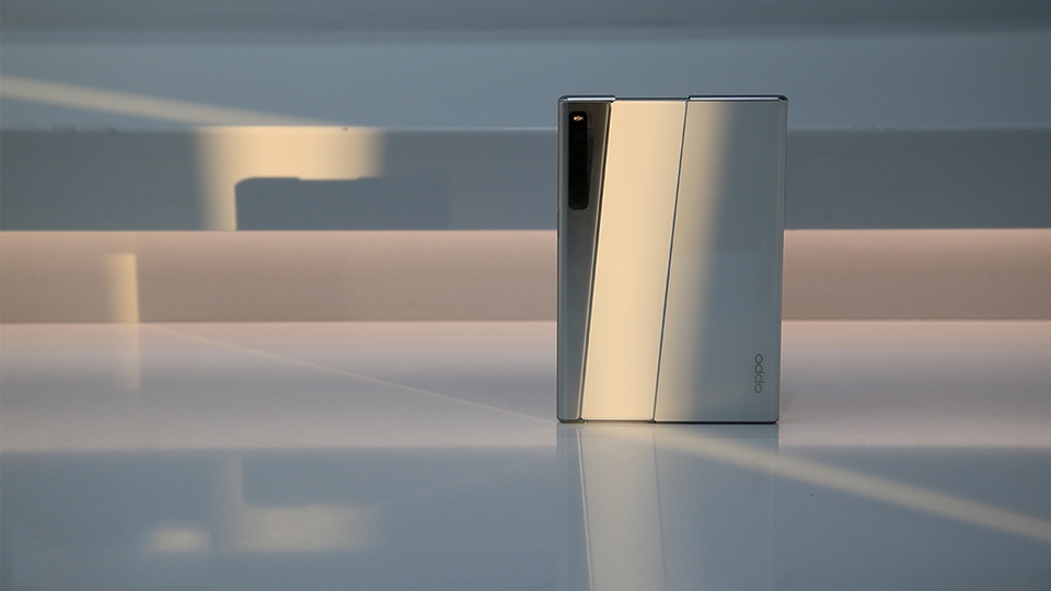 OPPO X 2021