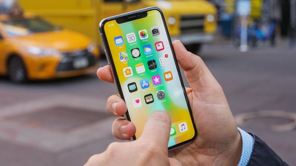 Cài đặt thêm ứng dụng yêu cầu bộ nhớ cao hơn thiết bị là cách giúp giải phóng dung lượng