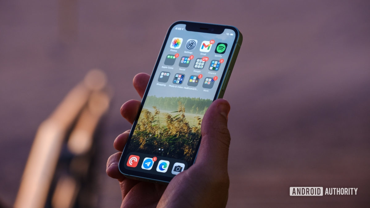 Một số chia sẻ thực tế về iPhone 12 mini