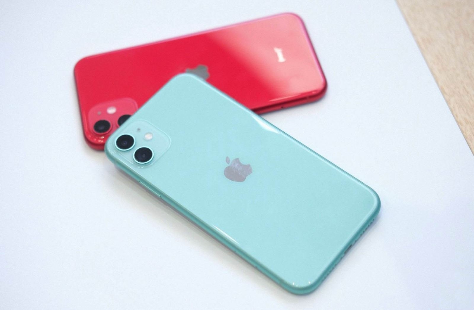 10 smartphone bán chạy nhất FPT Shop tháng 11/2020: iPhone 12 Pro Max xuất sắc góp mặt! 2