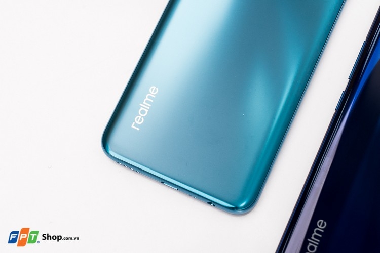 Pin khủng lên đến 5000mAh