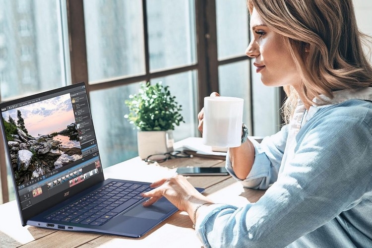 Laptop Acer Swift 5 SF514