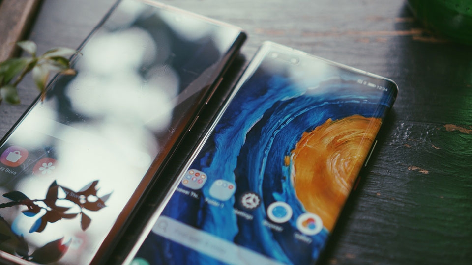 Samsung Galaxy Note 20 Ultra vs Huawei Mate 40 Pro
